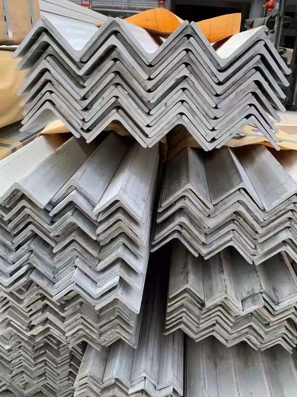 304 Stainless Steel Hot Rolled Corner Angle Bar For Transmission Tower